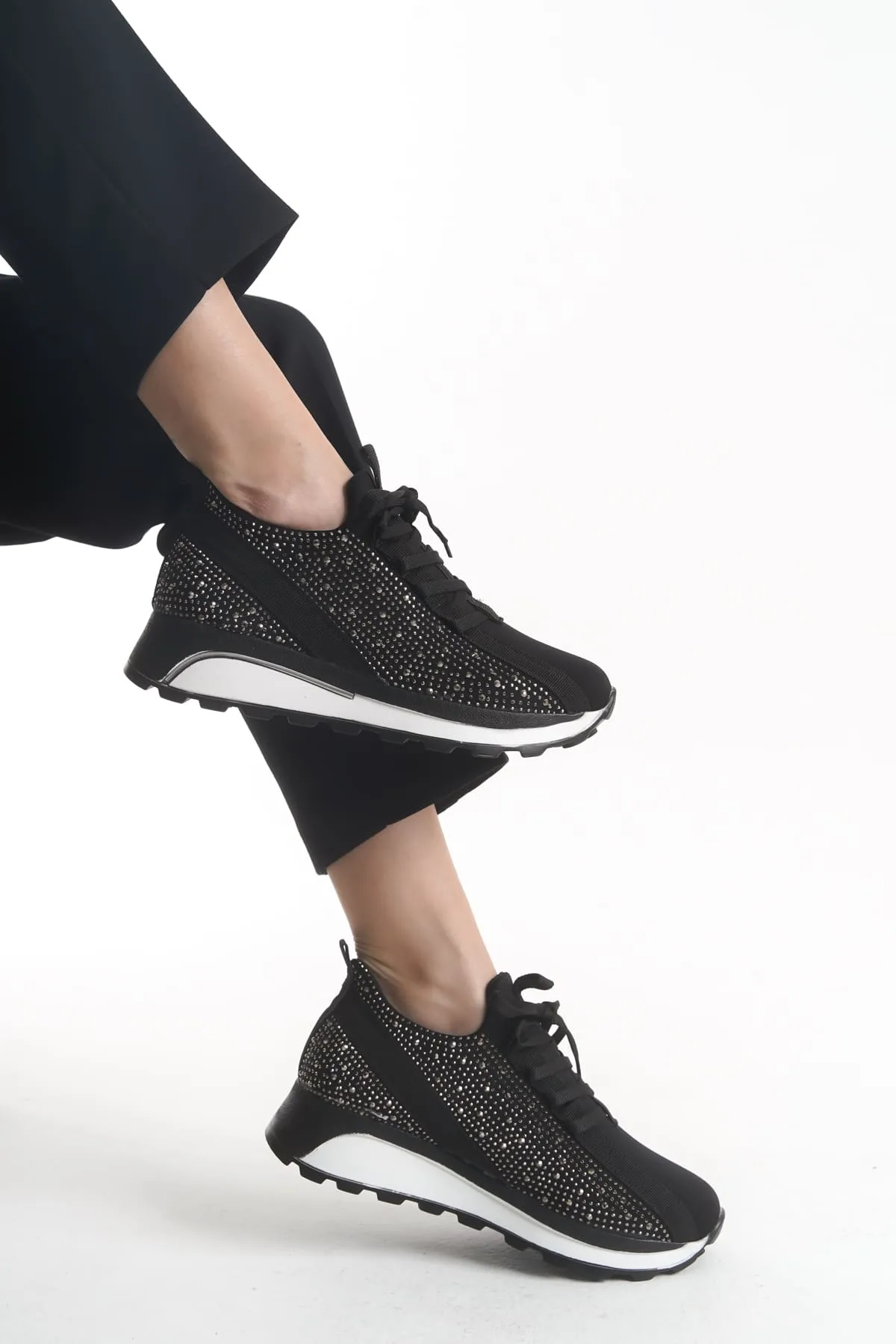 Joy Woman ALYA Bağcıklı Ortopedik Taban Taşlı Kadın Sneaker Siyah