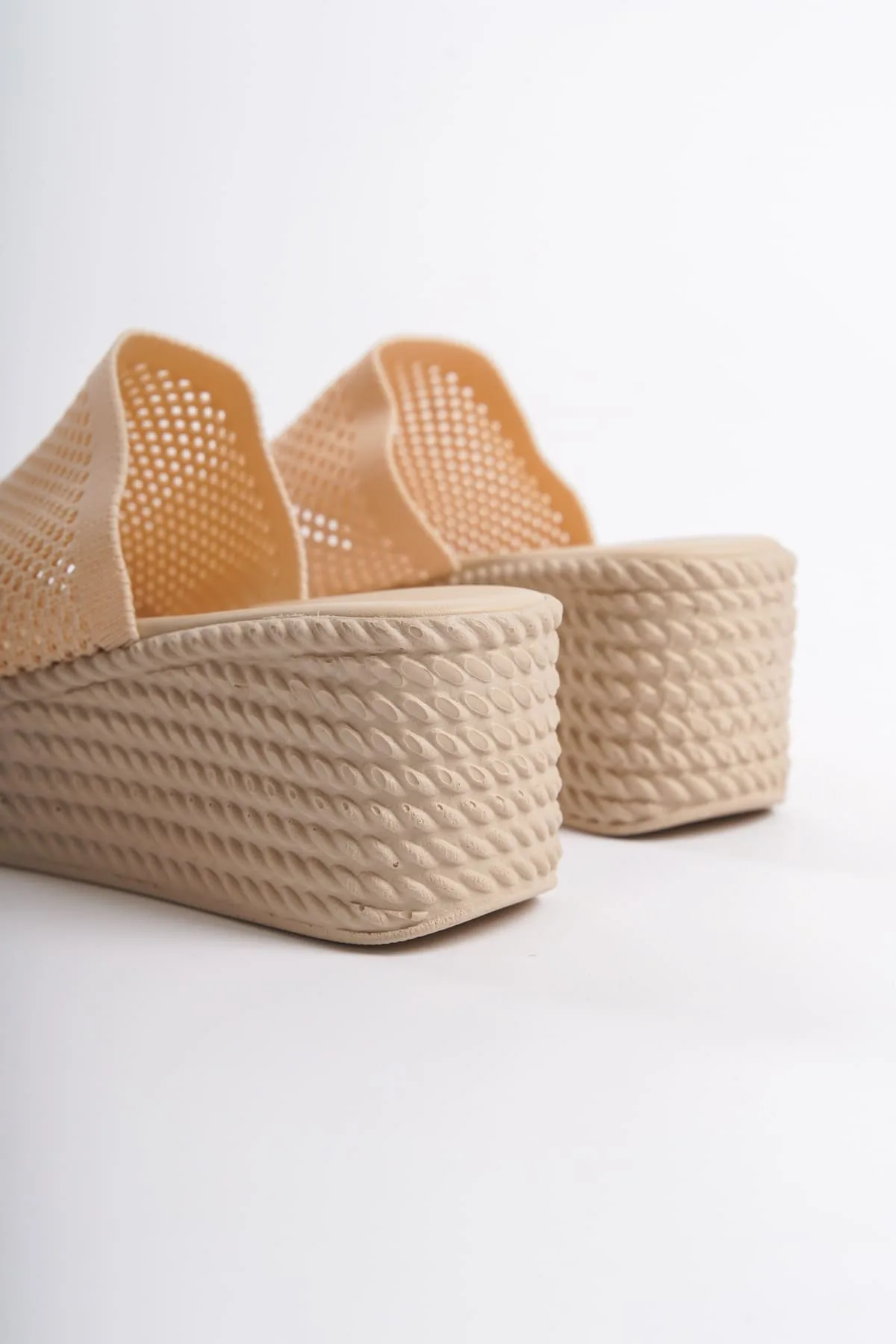 Joy Woman MARLA Dolgu Topuklu Ortopedik Ten Rengi Kadın Terlik 7 CM