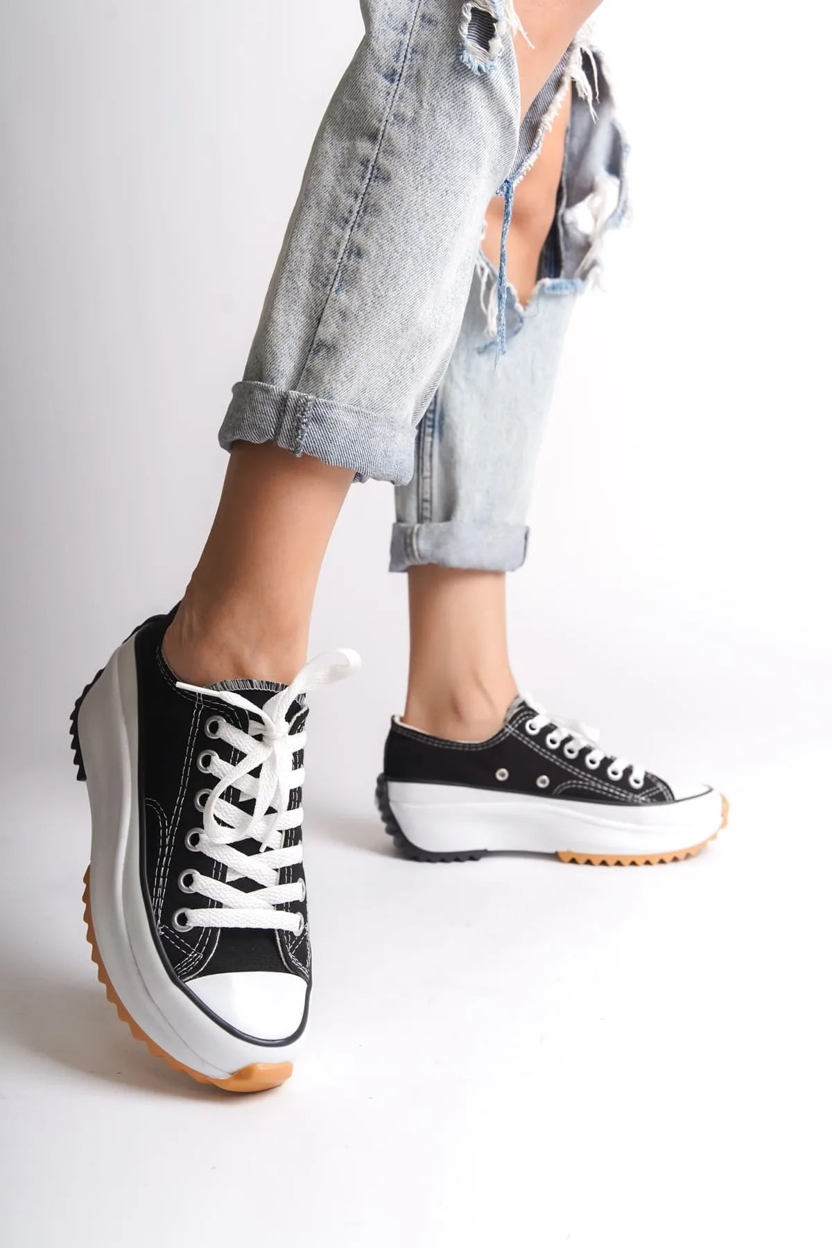 PARIS Siyah Bağcıklı Ortopedik Taban Kadın Sneaker