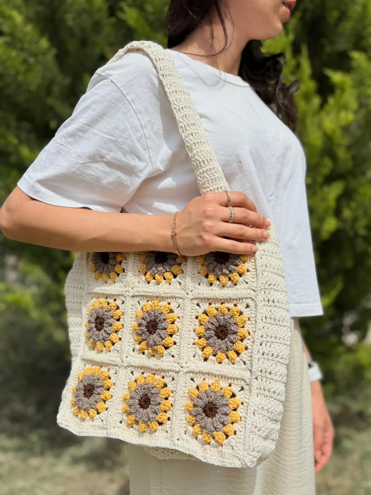 Berni Collection Sunrise El Yapımı Koton İplikli Midi Tote Omuz Çantası Kırık Beyaz