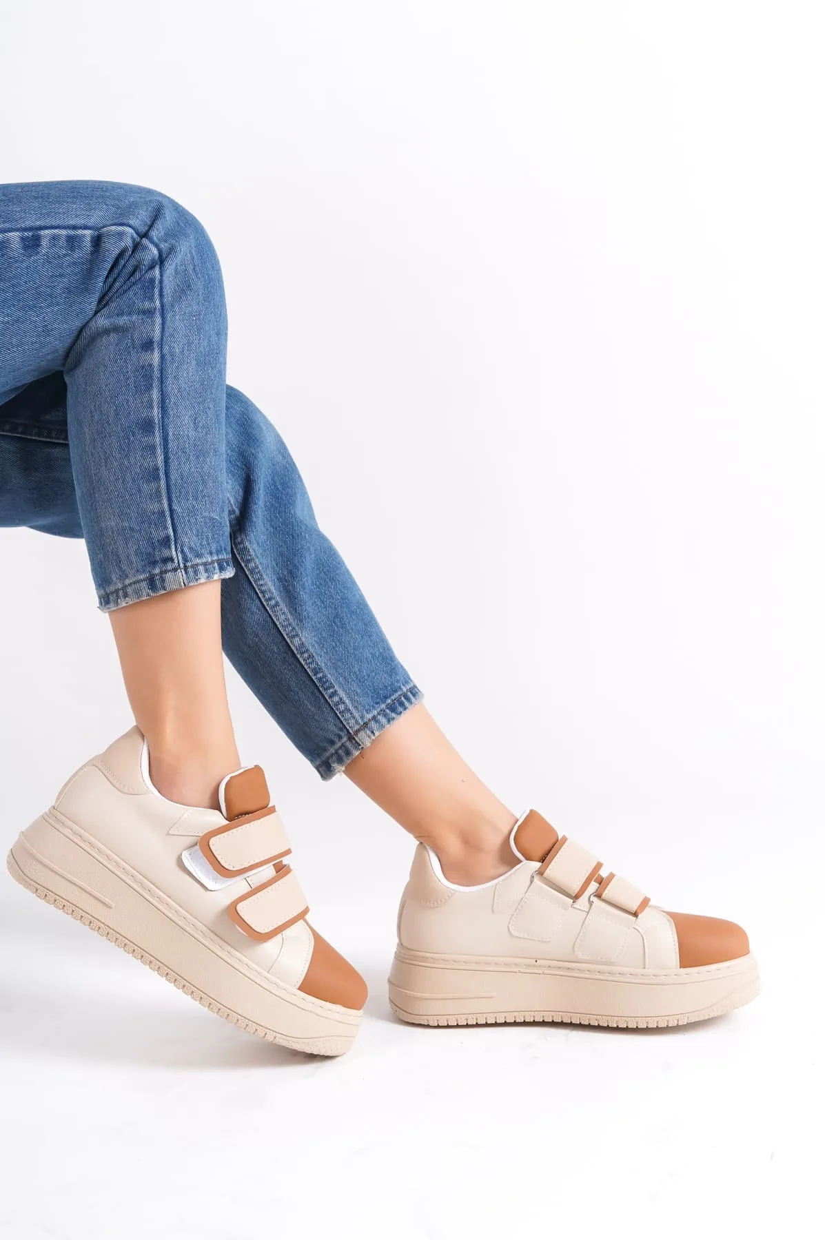 VALENCIA Bağcıksız Cırt Cırtlı Ortopedik Kadın Sneaker - Ten/Kahve